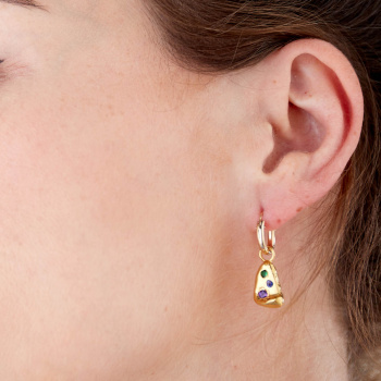 halcyon-earring-model-oval-gold-tsavorite-aqua-amethyst